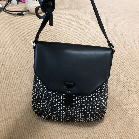 Lucky Brand Crossbody new with tags - Picture 1 of 4